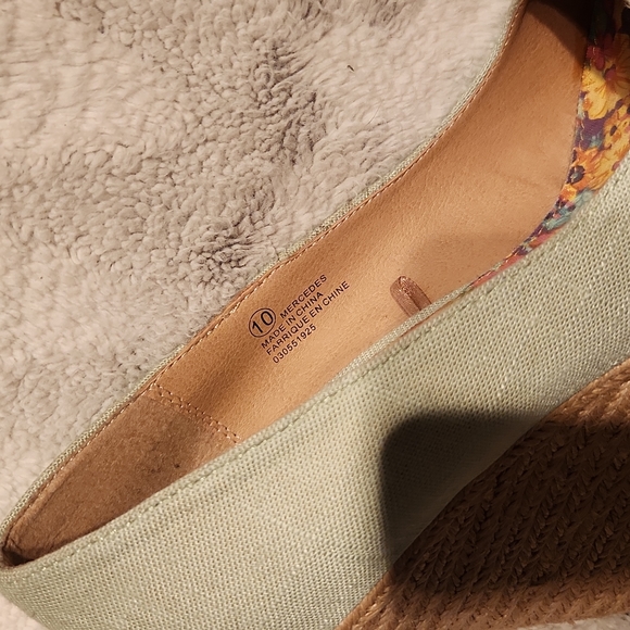 Mint green wedge shoes - Picture 3 of 3